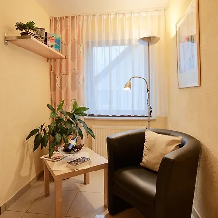 Gaestehaus Alexanderhof 4* Leiwen