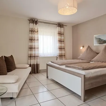 Gasthuis Gaestehaus Alexanderhof Leiwen